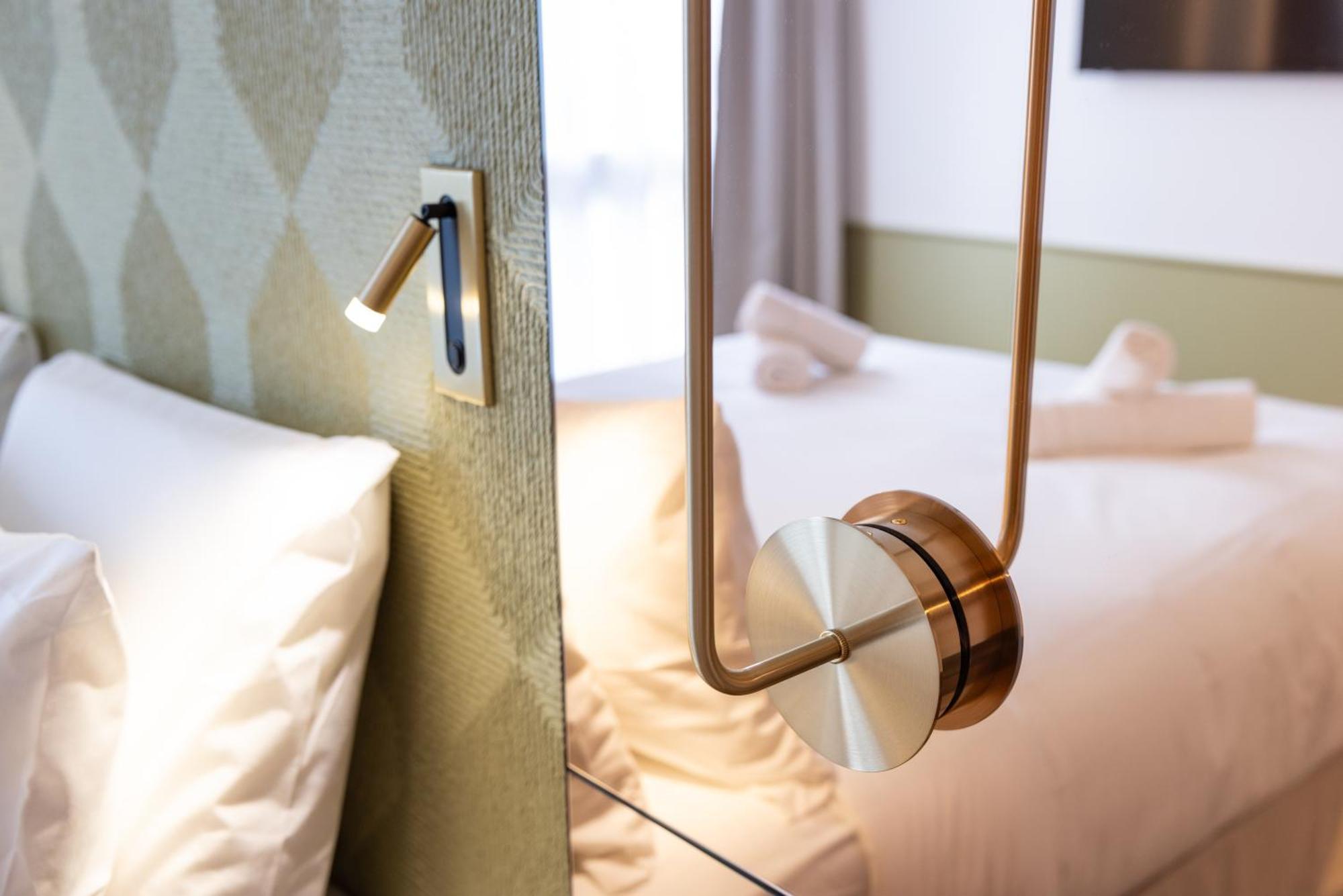 Hotel Kyriad Prestige Paris Asnieres Экстерьер фото